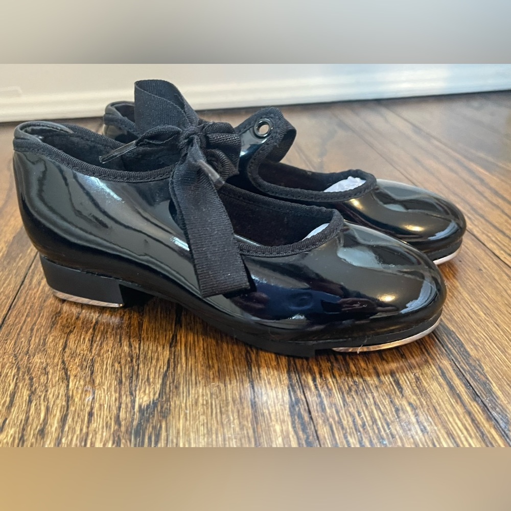 Capezio Black Tap Shoes - Youth size 10.5 - NEVER WORN